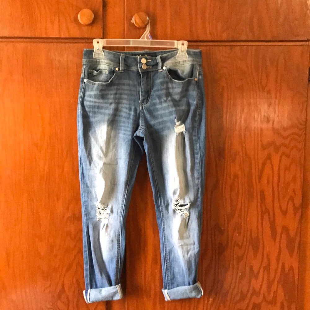 Light washed ,high wasted, ripped jeans for girls.